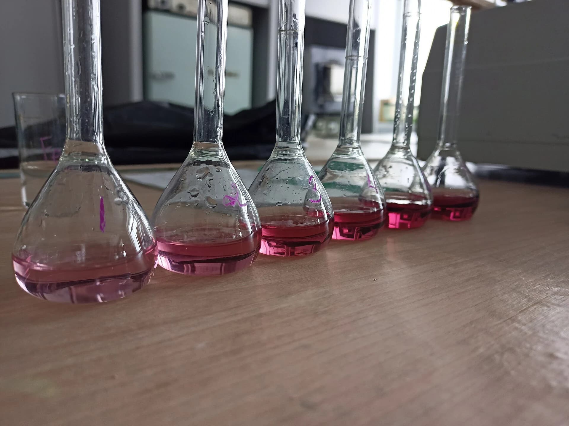 Iron(III) calibration solutions prepared in volumetric flasks
